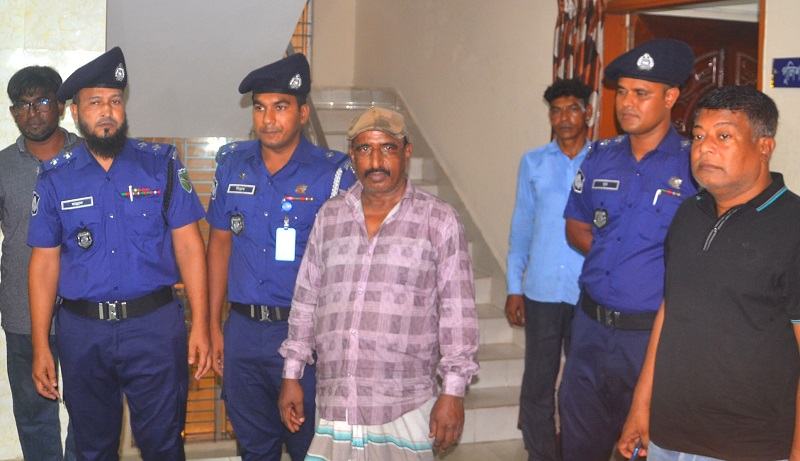 ঈদের দিন সড়ক দুর্ঘটনায় পিতা-পুত্র নিহতের ঘটনায় অভিযুক্ত বাসচালক গ্রেফতার
