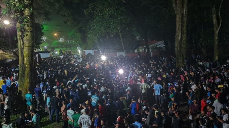 আন্দোলনের মুখে পোষ্য কোটা পুনর্বহালের সিদ্ধান্ত স্থগিত, দাবিতে অনড় শিক্ষার্থীরা