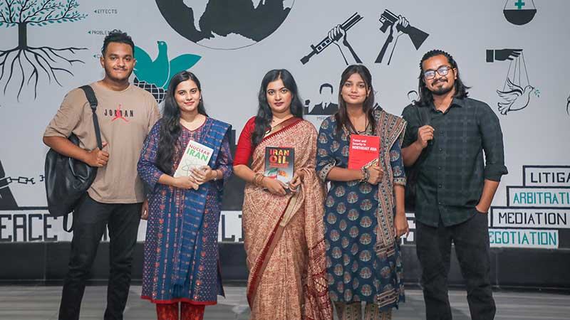 জ্ঞানচর্চা ও ক্যারিয়ারের সমন্বয় যে বিষয়ে