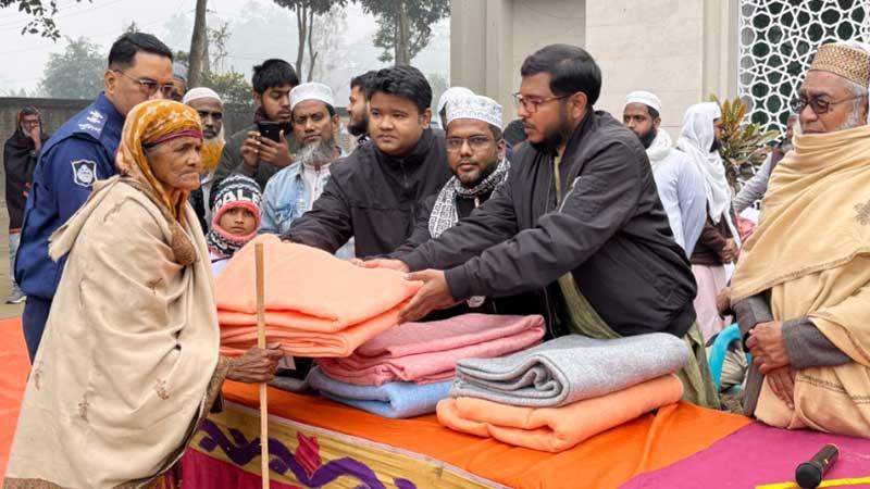 সিরাজগঞ্জে শীতার্ত মানুষের পাশে আইএসইউ