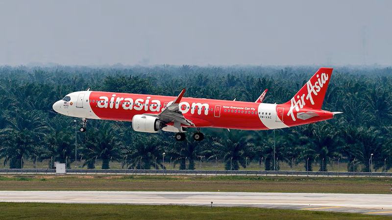 ১০০ কোটি ডলার অর্থায়ন চায় এয়ারএশিয়া