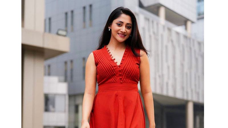ঈদে আসছে না পূজার ‘নাকফুলের কাব্য’