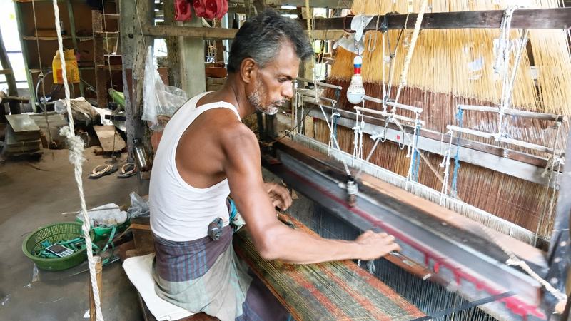 ৫ বছর ধরে একই মজুরি পেশা ছাড়ছেন কারিগররা
