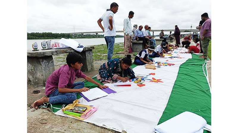 পরিবেশ দিবস উপলক্ষে আন্ধারমানিক নদীতীরে চিত্রাঙ্কন