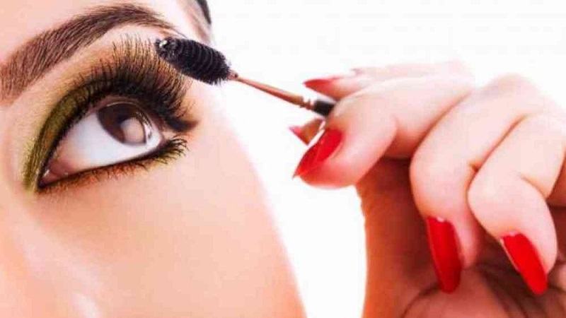 স্ম্যাজপ্রুফ আই মেকআপের রহস্য