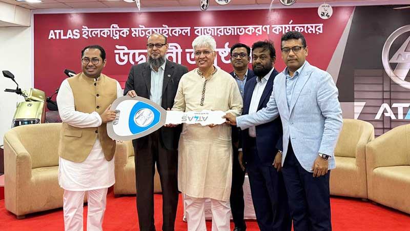 দেশীয় শিল্পের বিকাশে সহযোগিতার হাত বাড়িয়েছে সরকার