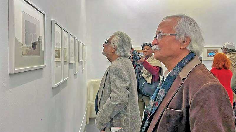 বিমূর্ততা ও রঙের টেক্সচার যেখানে শিল্পভাষা