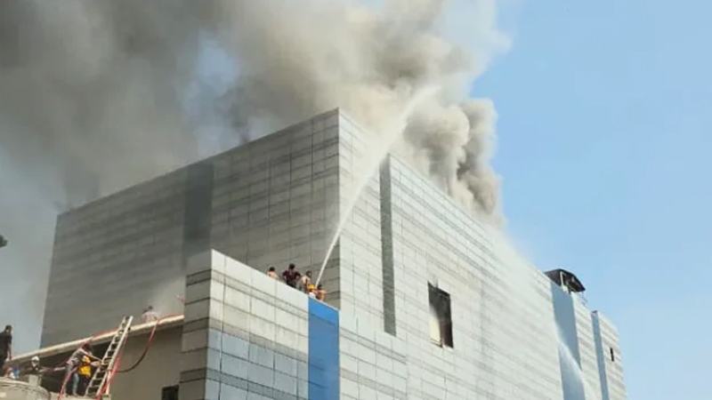 অগ্নিকাণ্ডের পর ড্রাগ ইন্টারন্যাশনাল কারখানা বন্ধ ঘোষণা