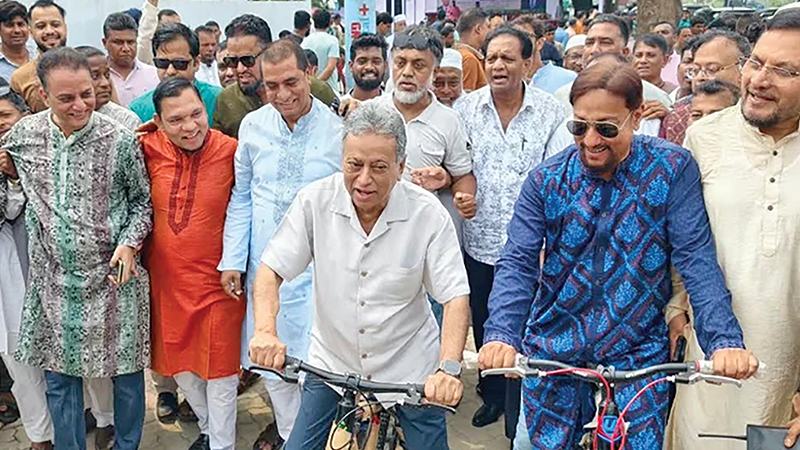 সাইকেল চালানোর নিরাপদ ও নির্দিষ্ট জায়গা তৈরি করা সরকারের দায়িত্ব: অর্থমন্ত্রী