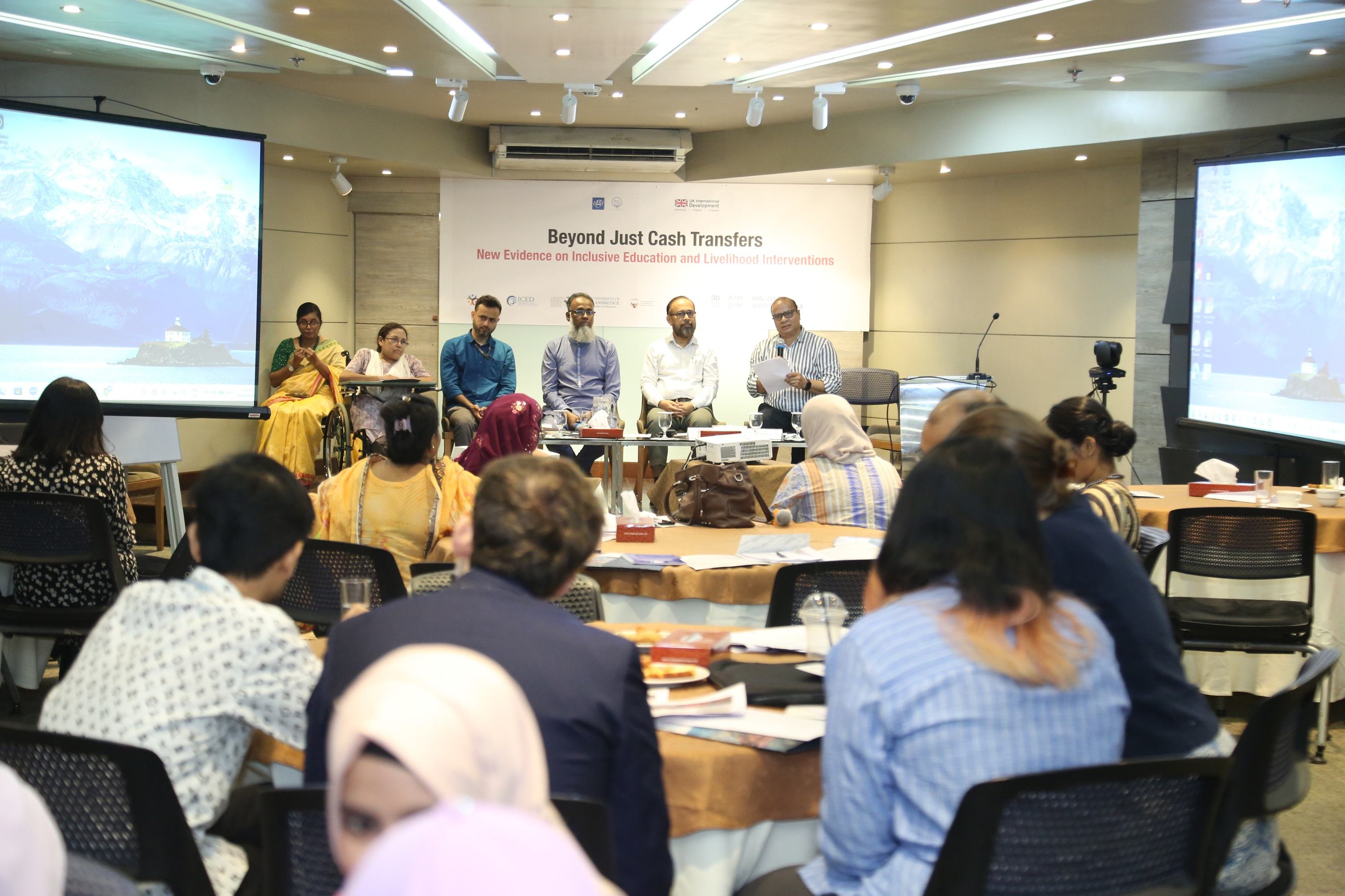 প্রতিবন্ধী ব্যক্তিদের পরিবারের জন্য দারিদ্র থেকে বেরিয়ে আসা কঠিন