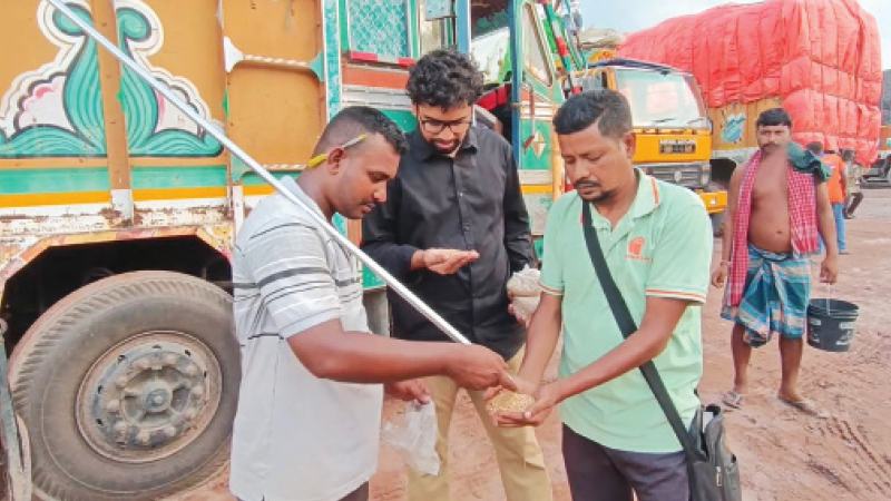 হিলি স্থলবন্দর দিয়ে বেড়েছে গম আমদানি