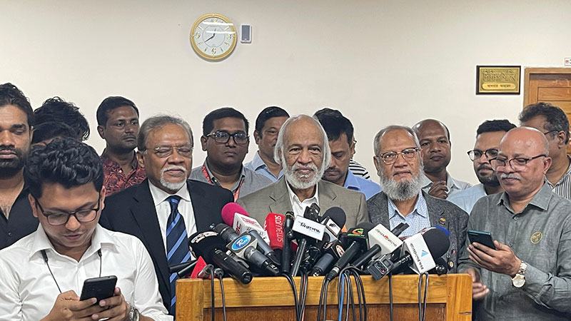 বিতর্কিতদের দায়িত্বে না রাখার আহ্বান