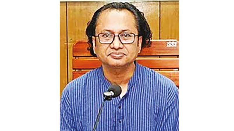 রাড্ডা স্বাস্থ্য কেন্দ্র ভাংচুরে সরকার দুঃখিত ও বিব্রত: তথ্য উপদেষ্টা