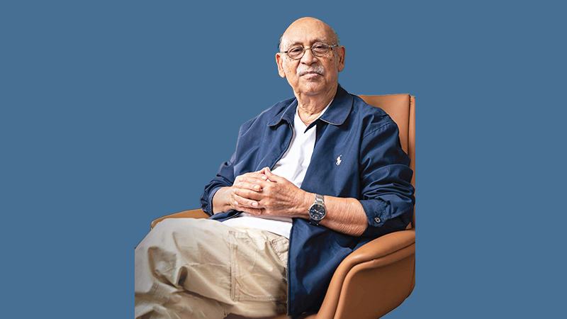 ‌শিল্পমানে মনে হয় আমরা পিছিয়ে যাচ্ছি
