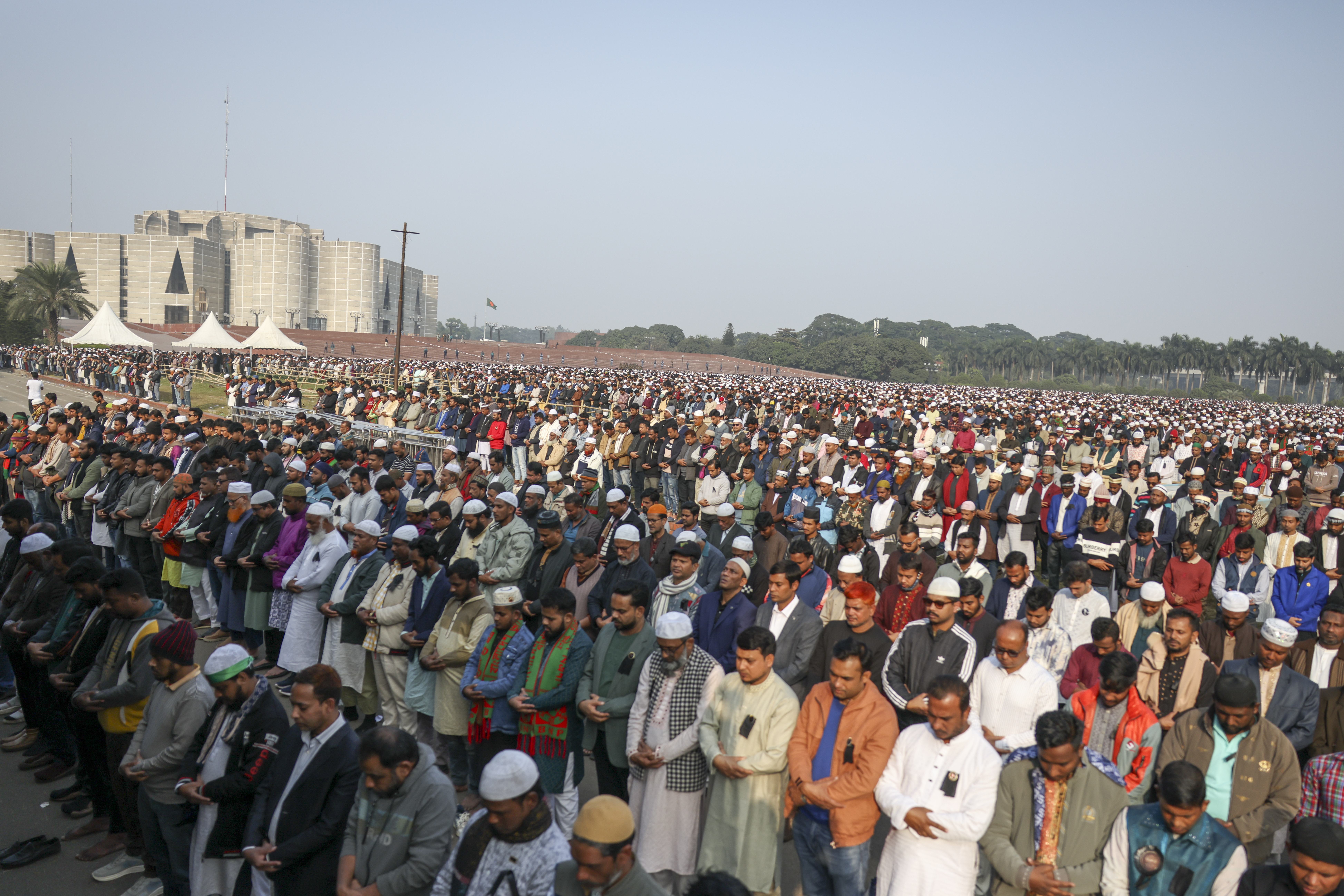 শ্রদ্ধা ও ভালোবাসায় খালেদা জিয়াকে বিদায়