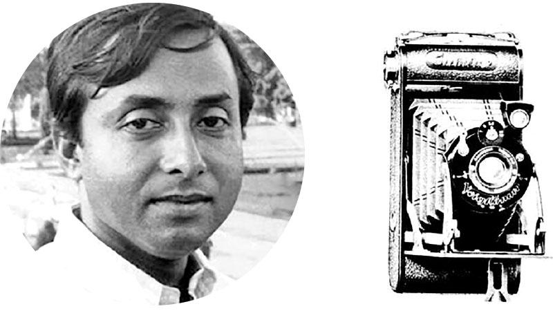 রফিকুল ইসলামের ‘ভয়েগ ল্যান্ডার’ ও একুশে ফেব্রুয়ারির ১৬টি ছবি