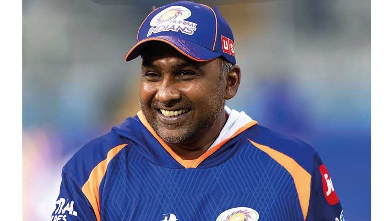 মুম্বাই ছাড়লেন মাহেলা