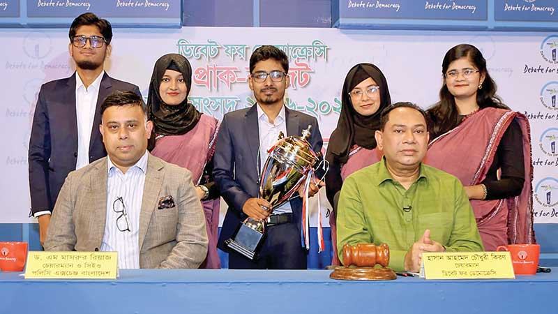 রাজনৈতিক হস্তক্ষেপে সুশাসনে ঘাটতির ফলে টেকসই প্রবৃদ্ধি অর্জন সম্ভব হয়নি