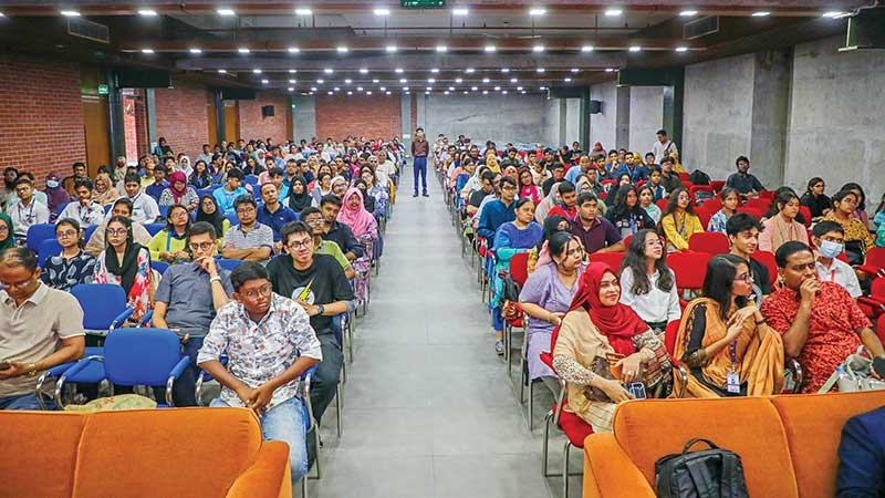 ইংলিশ অলিম্পিয়াডে বাংলাদেশ পৌঁছে গেছে বিশ্বব্যাপী