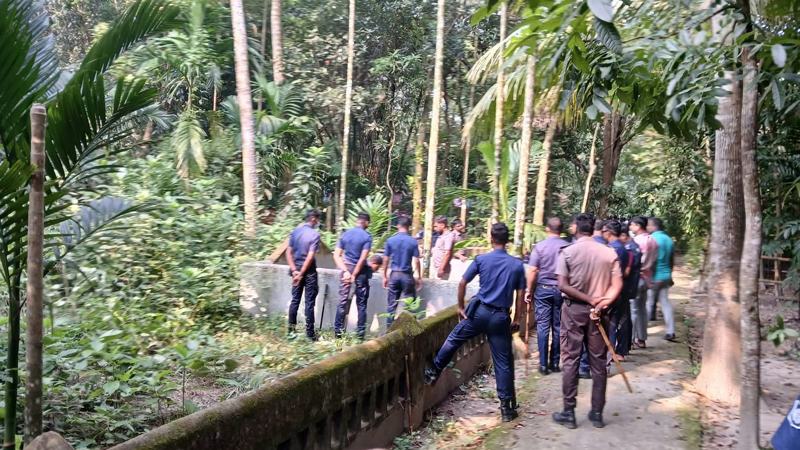 ২৬ মাস পর তোলা হলো সেলিম খান ও তার ছেলের মরদেহ