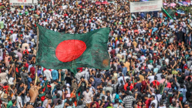 ছোট ছোট রাজনৈতিক দলগুলোকে এগিয়ে আসতে হবে