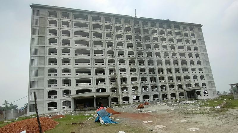একসঙ্গে নির্মাণ শুরু হলেও আগামী বছর চালু হচ্ছে একটি