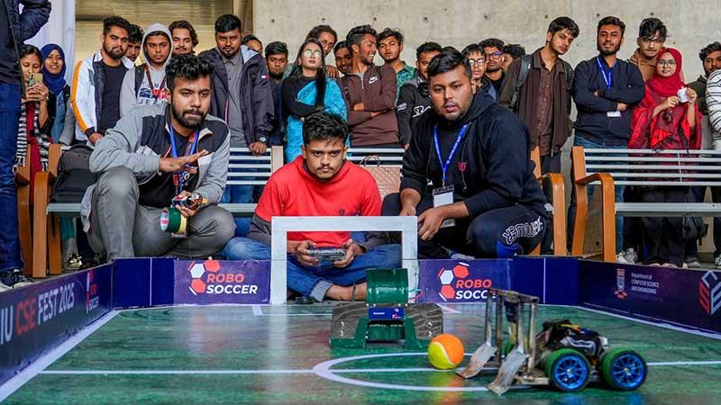 প্রযুক্তি ও উদ্ভাবনের এক মহাযজ্ঞ