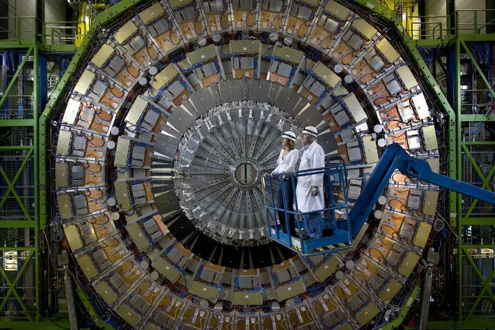 25-most-iconic-best-inventions-large-hardron-collider-