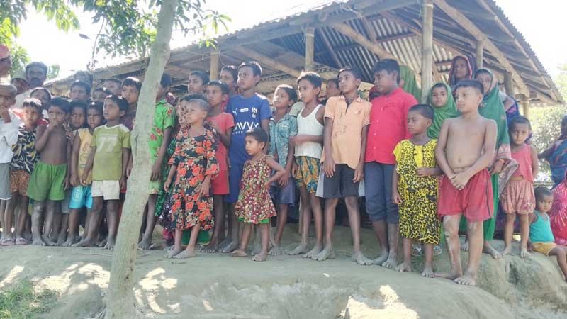 প্রাথমিক শিক্ষাবঞ্চিত গাইবান্ধার জিয়াডাঙ্গা চরের শিশুরা