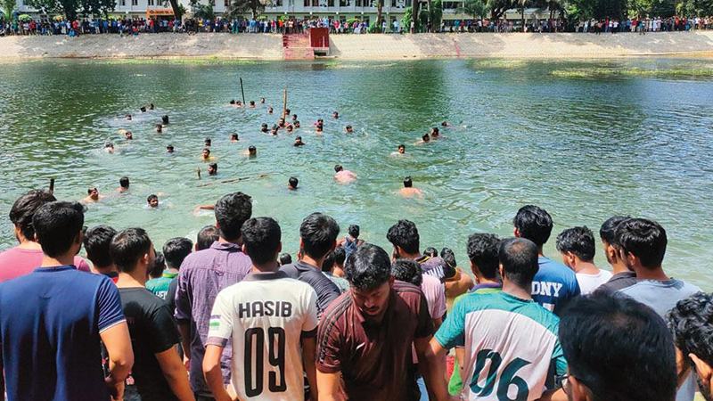 চুয়েটের পুকুরে দুই শিক্ষার্থীর মৃত্যু