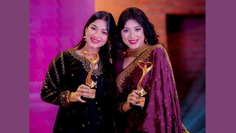 একই মঞ্চে পারসা ইভানা ও নীলাঞ্জনা নীলা