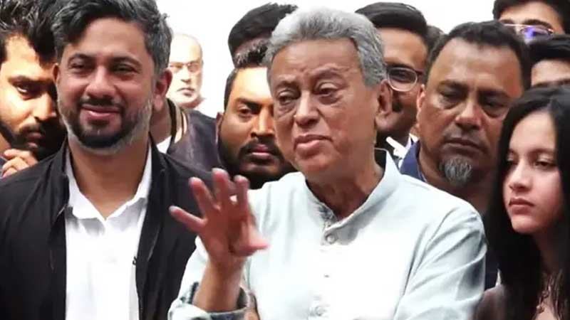 সবার আত্মত্যাগেই আজ গণতন্ত্র এসেছে