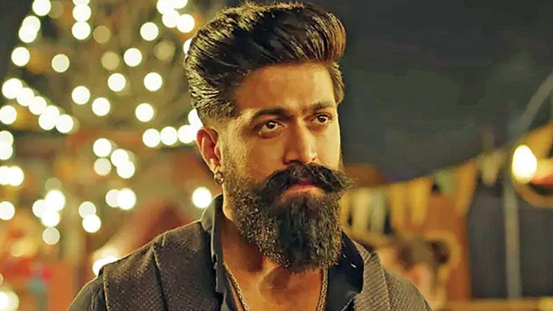 ২০০ থেকে ৩০ কোটিতে নামল ‘টক্সিক’