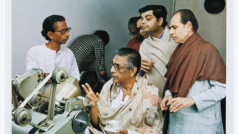 নিমাই ঘোষের ক্যামেরায় অদেখা সত্যজিৎ