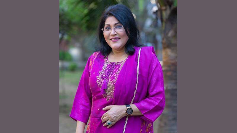 রিজিয়া পারভীনের বর্ণাঢ্য ঈদ আয়োজন