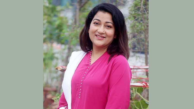 এবার বিটিভির আলোচক দীপা খন্দকার
