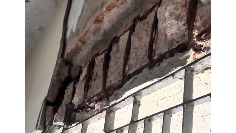 সাতক্ষীরায় ‘অতিঝুঁকিপূর্ণ’ ভবনে শিক্ষা ও আবাসন বিপাকে শিক্ষার্থীরা