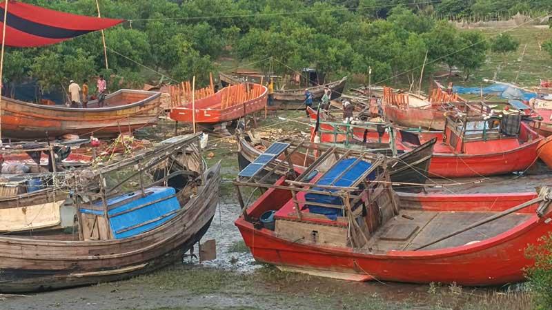 কার্ড থাকলেও মিলছে না সহায়তা