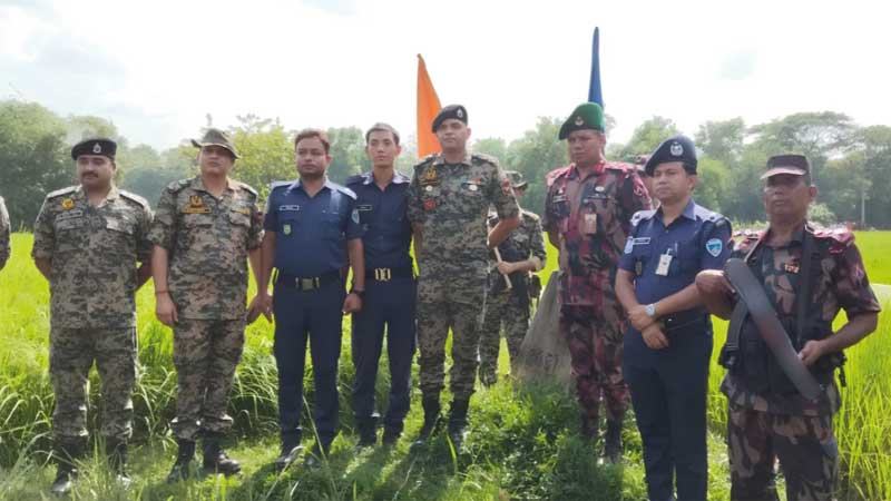 দুই পুলিশ সদস্যকে ১৫ ঘণ্টা পর হস্তান্তর করেছে বিএসএফ