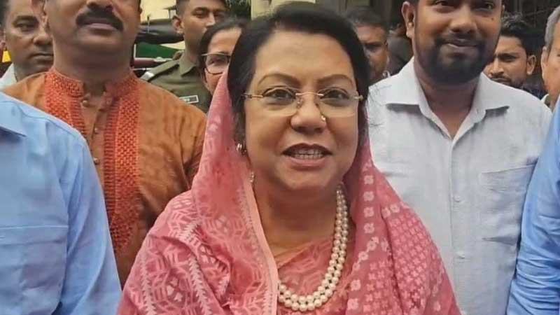 মানিকগঞ্জে ১২ পূজামণ্ডপ পরিদর্শন ও অনুদান বিতরণ খাদ্যমন্ত্রীর