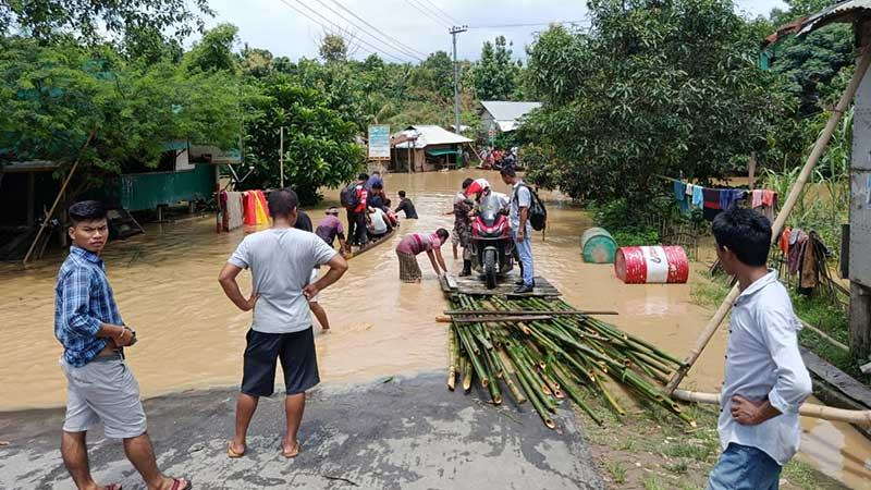 সড়ক ডুবে সাজেকে যান চলাচল বন্ধ, ভোগান্তিতে পর্যটকরা