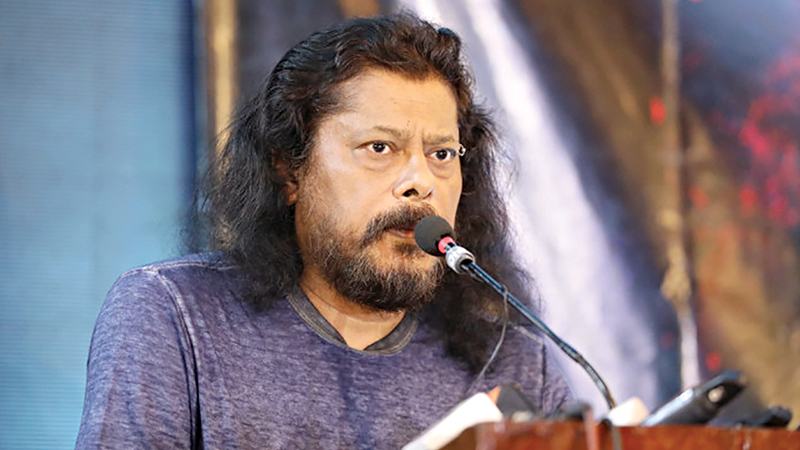 অস্ট্রেলিয়ার সিডনিতে গাইবেন জেমস