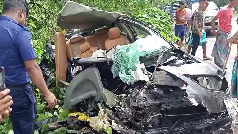 গাজীপুরে ট্রাকচাপায় অটোরিকশার তিন যাত্রীর মৃত্যু