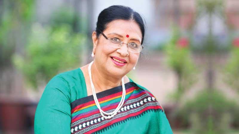 অভিনয়ের বাইরে যেমন আছেন শবনম