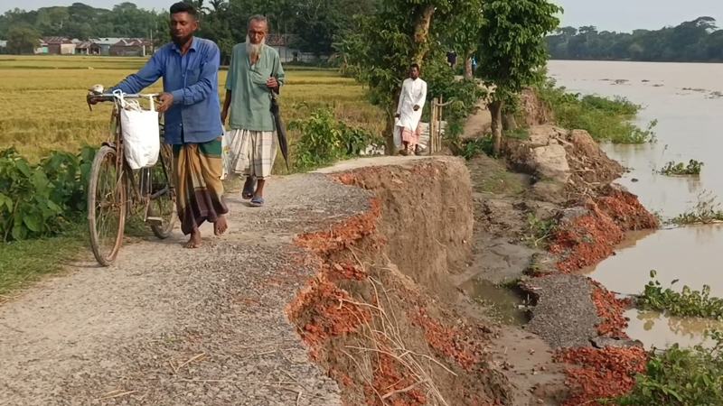নেত্রকোনায় কংস নদীভাঙন আতঙ্কে ২০ গ্রামের মানুষ