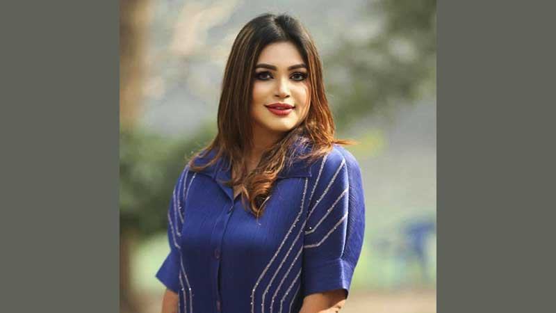 ‘স্বপ্নের তানপুরা’ নিয়ে নাজু আখন্দ