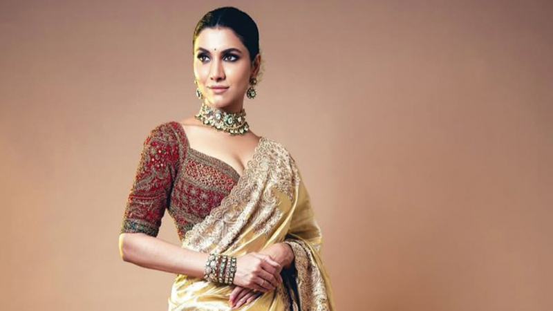 অক্ষয়ের নায়িকা হচ্ছেন রুক্মিণী মৈত্র