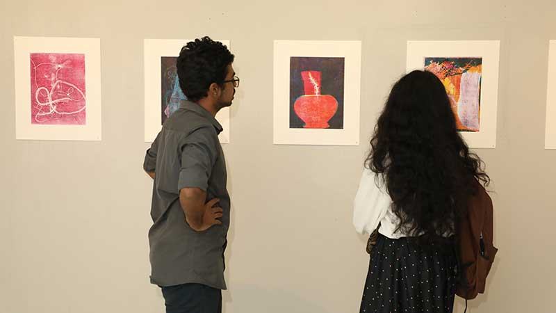 আলিয়ঁস ফ্রঁসেজে ‘‌ডাউনওয়ার্ডস সারফেস’