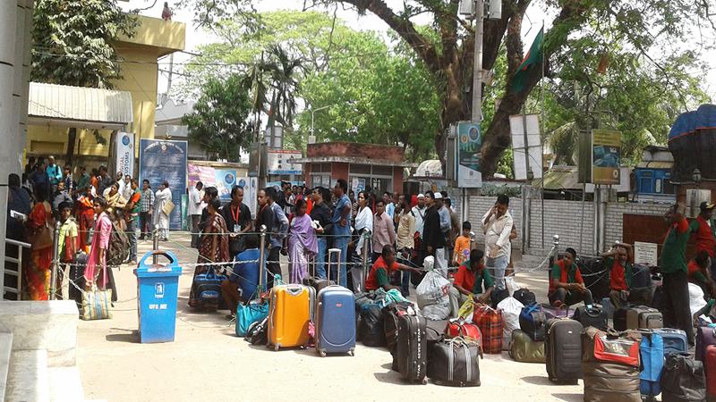 বন্ধ হোটেল, ভাড়া দ্বিগুণ, বিপাকে বাংলাদেশী পর্যটক ও রোগী
