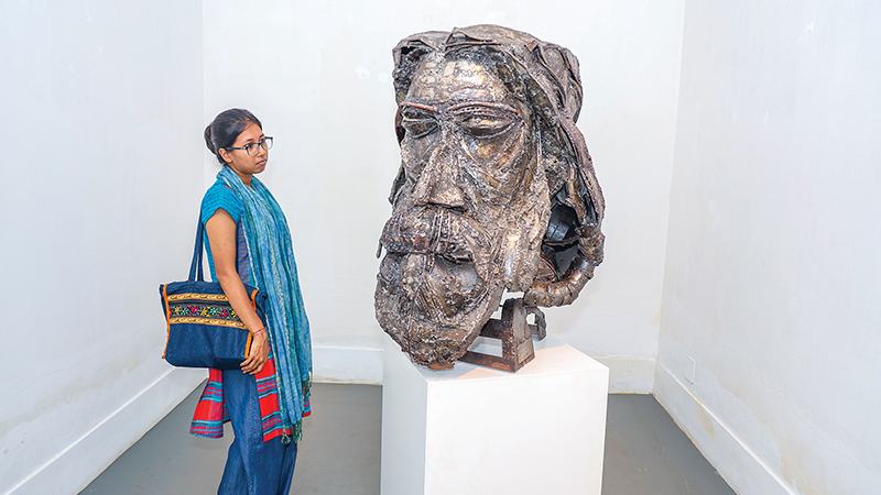 ধাতব মাধ্যমে জীবনের রূপক